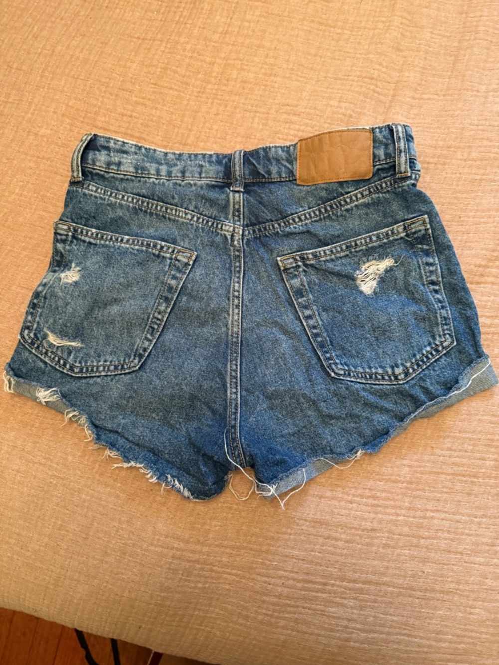 H&M Vintage-Look Distressed Denim Shorts - Blue